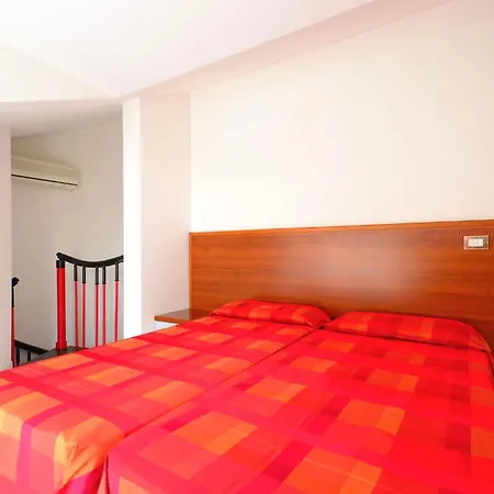 アパート Spacious And Comfy Flat With Balcony
