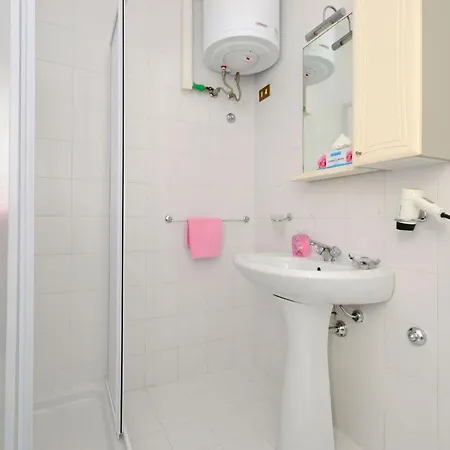 Apartment Spacious And Comfy Flat With Balcony Lignano Sabbiadoro
