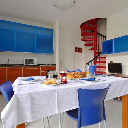 Spacious And Comfy Flat With Balcony アパート リニャーノ・サッビアドーロ