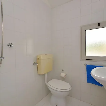 Apartment Spacious And Comfy Flat With Balcony *