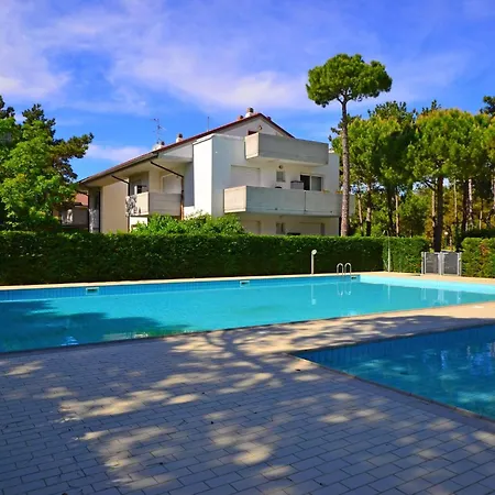 Apartment Spacious And Comfy Flat With Balcony *